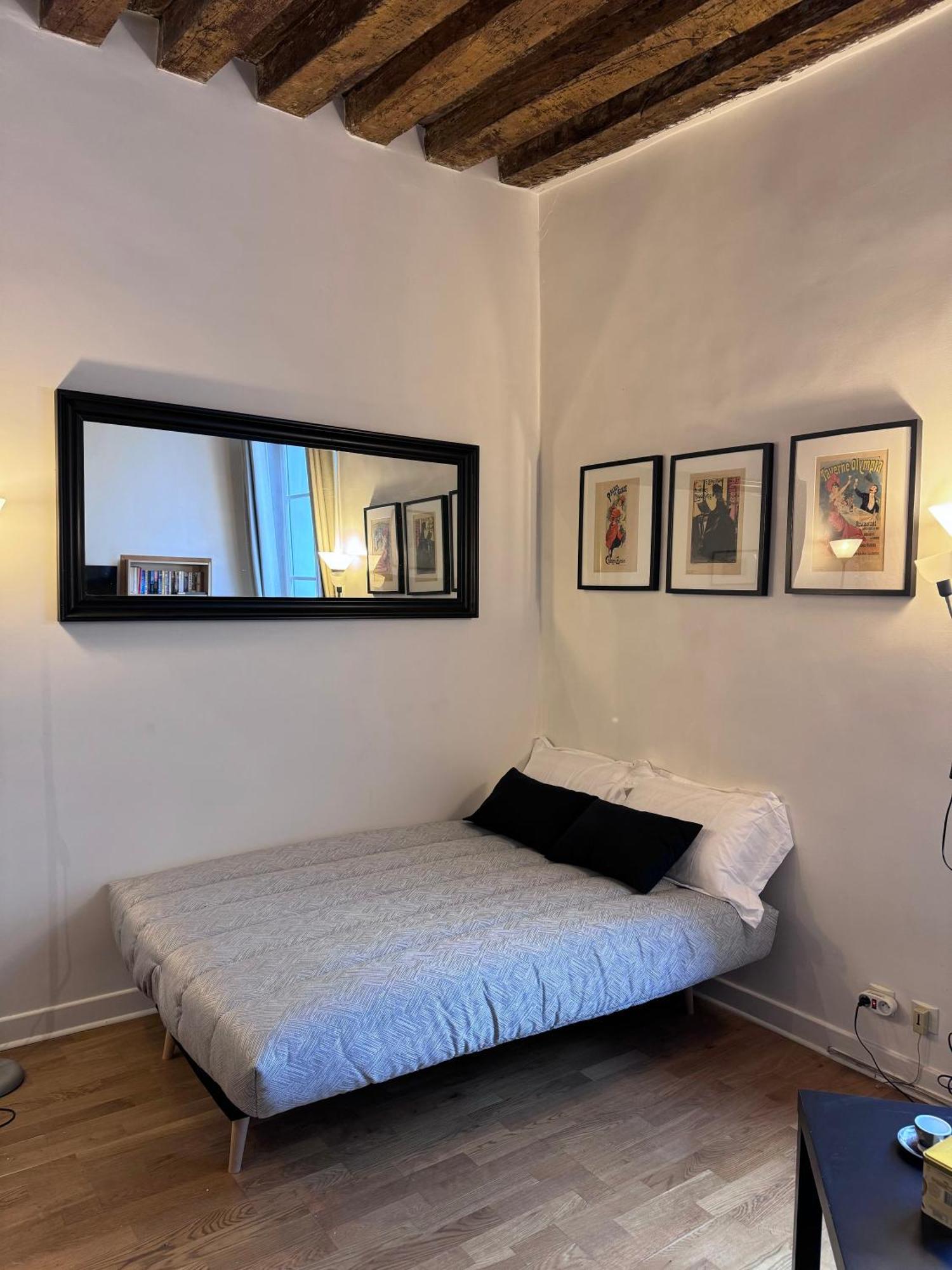 Appartement Typique Parisien Au Coeur Du Marais Ngoại thất bức ảnh