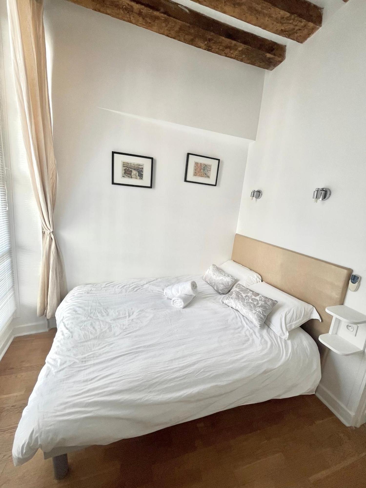 Appartement Typique Parisien Au Coeur Du Marais Ngoại thất bức ảnh
